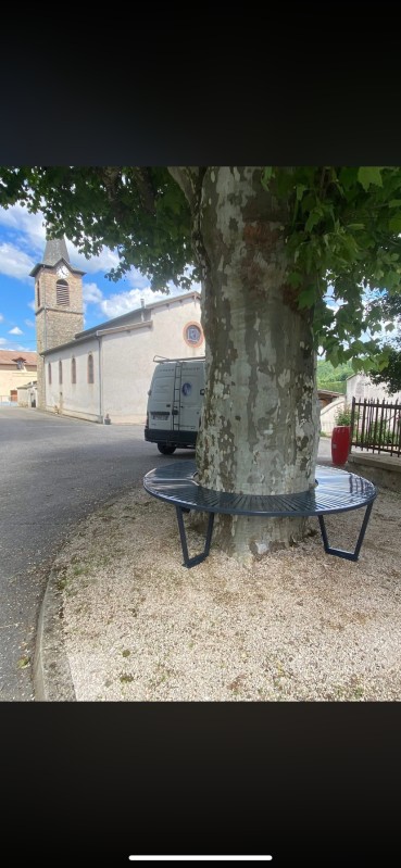 création sur mesure d’un banc entierment en acier. 