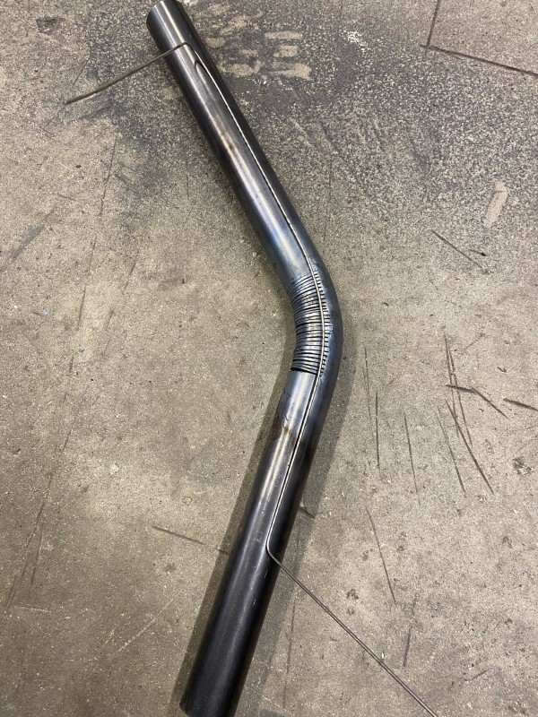 création sur mesure d’une petite main courante d’escalier.