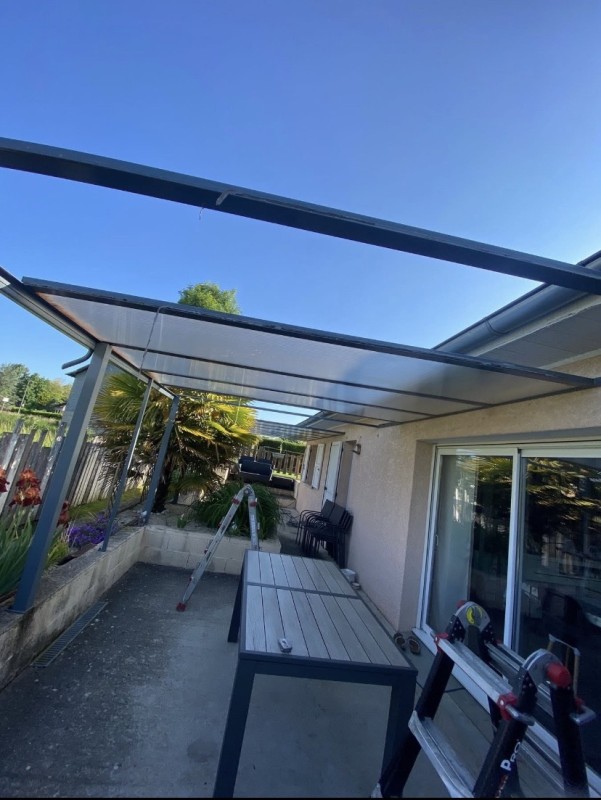 Rénovation d’une toiture de pergola en polycarbonat. 
