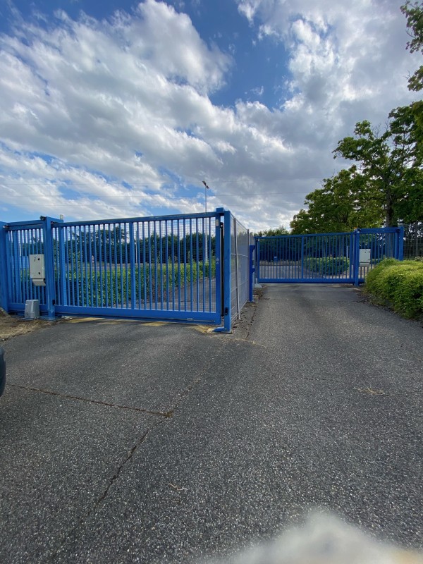 Renovation de galets de portail autoportant. 