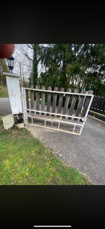 motorisation de portail battant. 