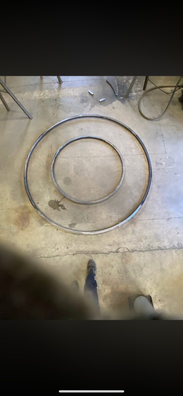 création sur mesure d’un banc entierment en acier. 
