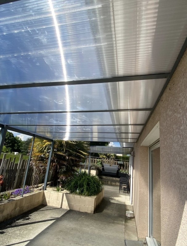 Rénovation d’une toiture de pergola en polycarbonat. 
