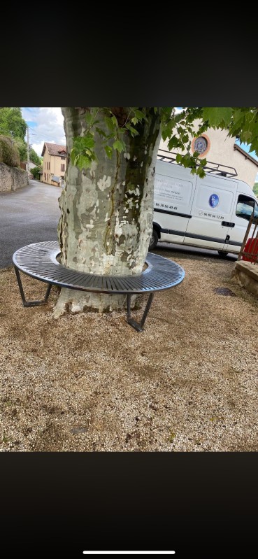création sur mesure d’un banc entierment en acier. 