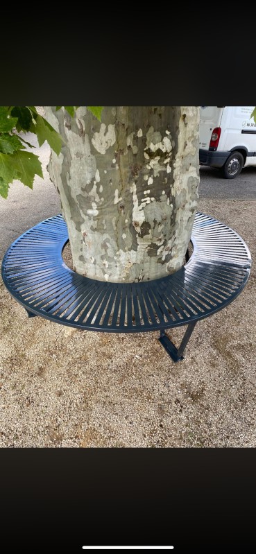 création sur mesure d’un banc entierment en acier. 